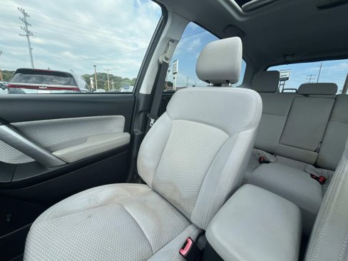 Used 2018 Subaru Forester 2.5i Premium w/ All-Weather Package image 27