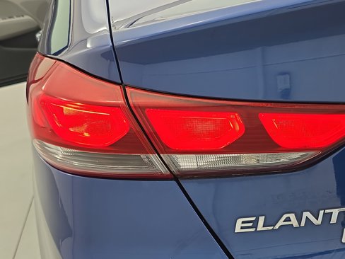 Used 2018 Hyundai Elantra SE w/ SE Connectivity Package 04 image 32
