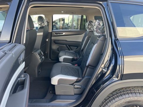 New 2025 Volkswagen Atlas Peak Edition SE image 28