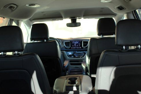 Used 2018 Chrysler Pacifica Touring-L w/ Premium Audio Group image 9