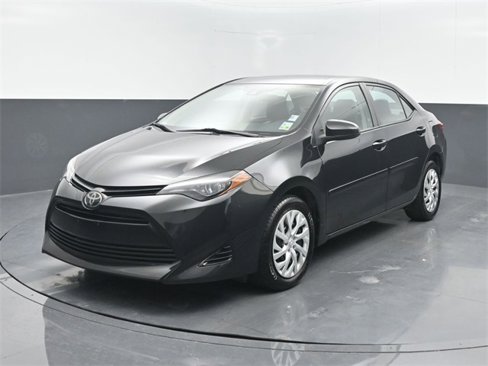Used 2019 Toyota Corolla LE image 3
