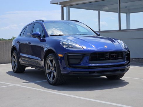 Certified 2024 Porsche Macan image 10