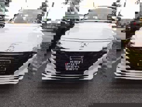 Used 2023 Hyundai Elantra SEL image 2