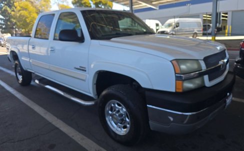 Used 2004 Chevrolet Silverado 2500 LT w/ Skid Plate Package image 2