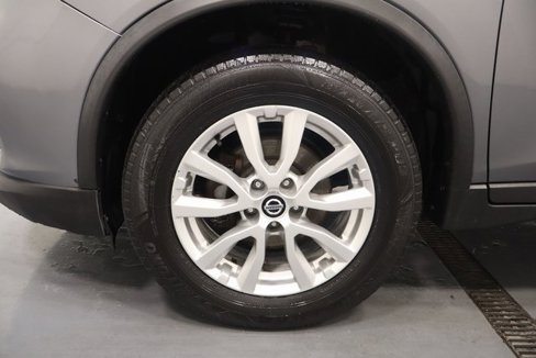 Used 2018 Nissan Rogue SV w/ Premium Package image 22