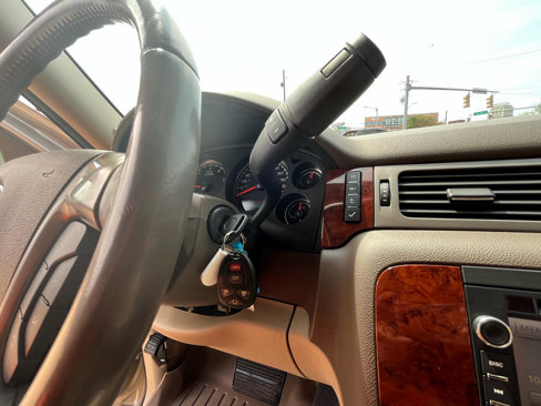 Used 2014 Chevrolet Suburban LT image 29