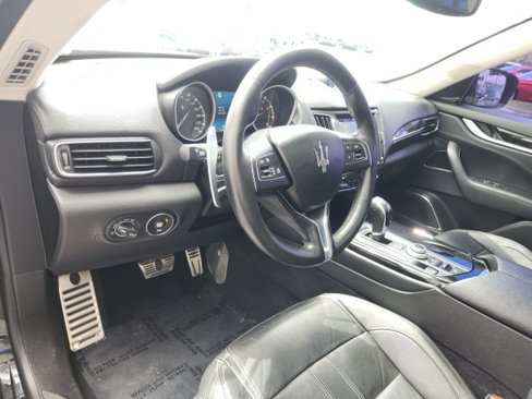 Used 2018 Maserati Levante S GranSport image 27