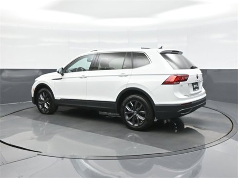 Used 2022 Volkswagen Tiguan SE image 5