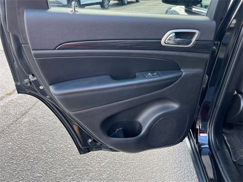 Used 2020 Jeep Grand Cherokee Laredo image 23