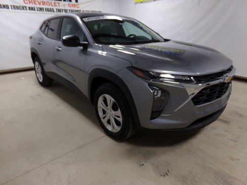 New 2025 Chevrolet Trax LS image 1