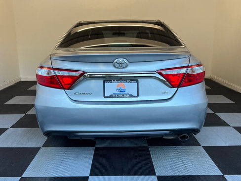 Used 2016 Toyota Camry SE image 5