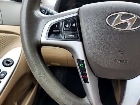 Used 2014 Hyundai Accent GLS w/ Option Group 2 image 17