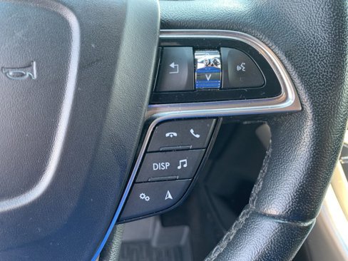 Used 2019 Lincoln Nautilus Premier image 30