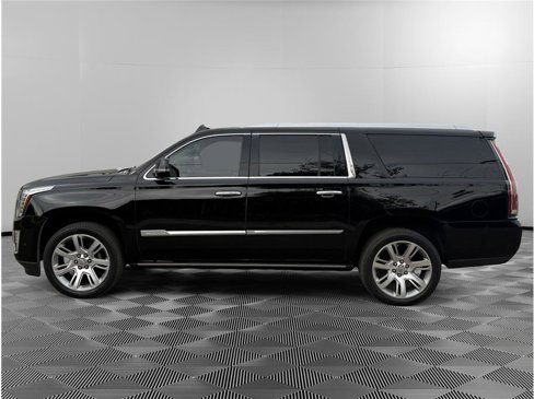 Used 2018 Cadillac Escalade ESV Premium Luxury image 2