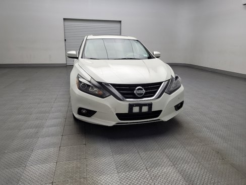 Used 2017 Nissan Altima 3.5 SL w/ 3.5SL Technology Package image 14