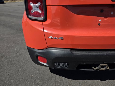 Used 2015 Jeep Renegade Latitude w/ Popular Equipment Group image 10