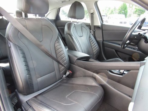 Used 2023 Hyundai Elantra Limited image 19