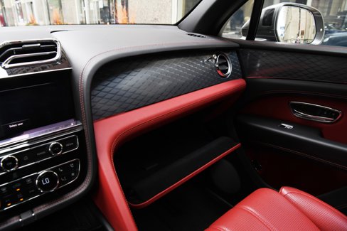 Used 2021 Bentley Bentayga image 18