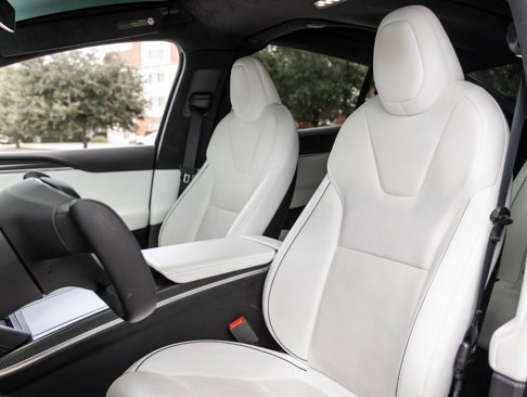 Used 2022 Tesla Model X Plaid image 5