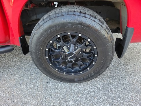 Used 2022 Nissan Frontier SV w/ Technology Package image 8