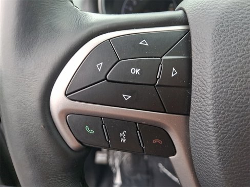 Used 2019 Jeep Grand Cherokee Altitude image 22