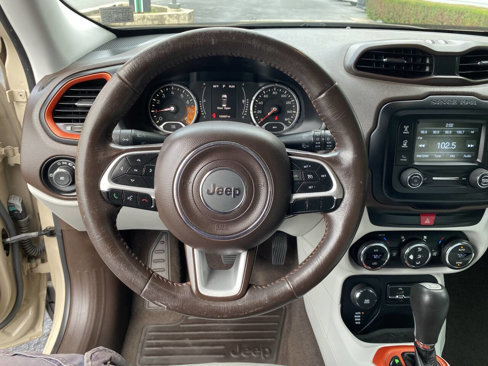 Used 2016 Jeep Renegade Latitude w/ Popular Equipment Group image 15