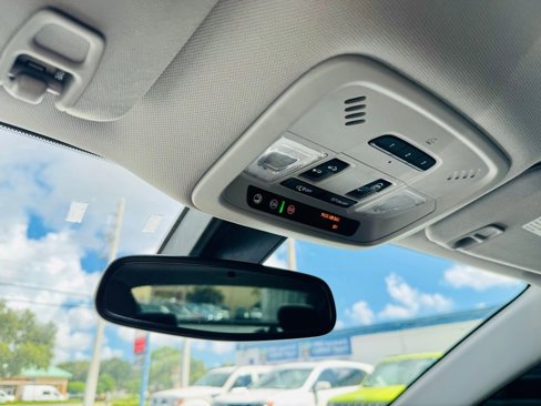 Used 2018 Chevrolet Malibu LT image 24