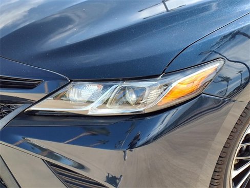 Used 2018 Toyota Camry SE image 9