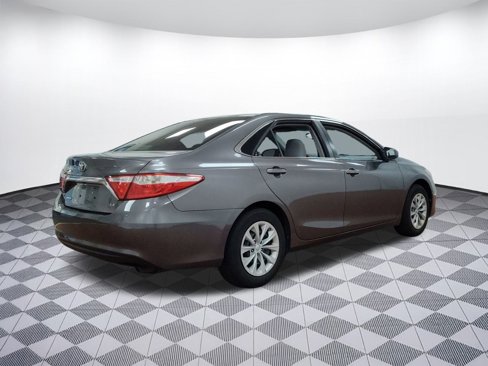 Used 2015 Toyota Camry SE image 8