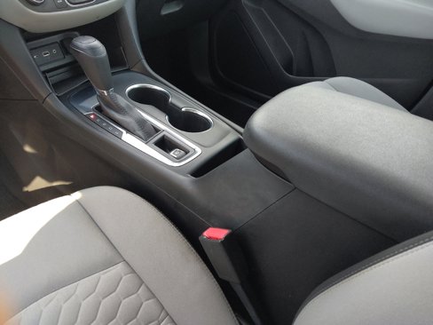 Used 2021 Chevrolet Equinox LS image 26
