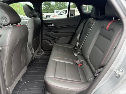 New 2025 Chevrolet Trax RS w/ Sunroof Package image 11