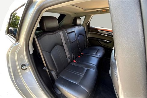 Used 2011 Cadillac SRX Luxury image 17