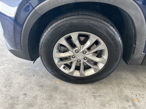 Used 2019 Hyundai Santa Fe SE image 12