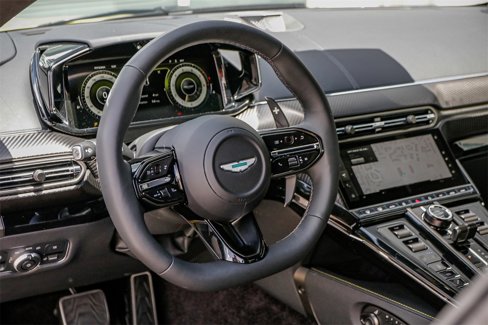 New 2025 Aston Martin V8 Vantage Coupe image 15