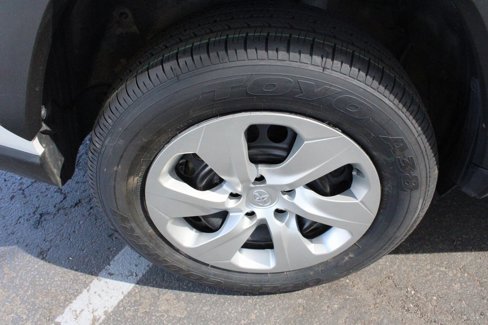 Certified 2021 Toyota RAV4 LE image 60