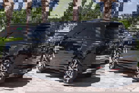 Used 2025 Land Rover Range Rover Long Wheelbase Autobiography image 4
