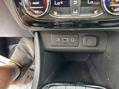 Used 2022 Buick Encore GX Select image 22