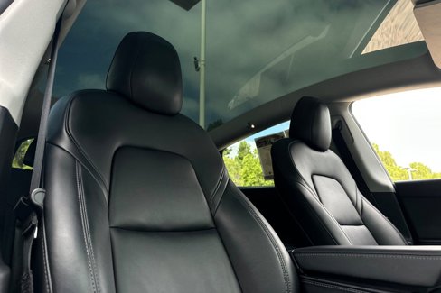Used 2022 Tesla Model Y Long Range image 3