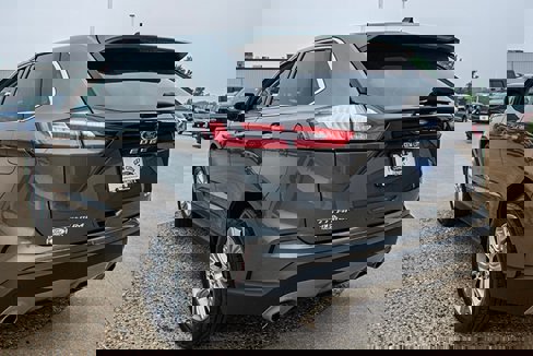 Used 2024 Ford Edge Titanium image 3