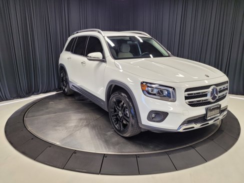 Used 2020 Mercedes-Benz GLB 250 w/ Premium Package image 4