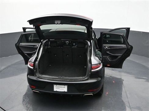 Certified 2021 Porsche Macan image 28