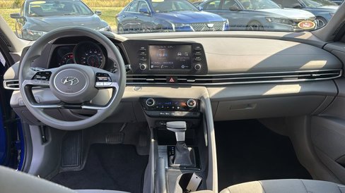 Used 2023 Hyundai Elantra SEL image 12