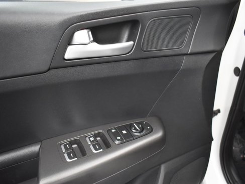 Used 2022 Kia Sportage LX image 25