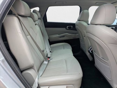 Used 2022 Kia Sorento S w/ Panoramic Sunroof Package image 21
