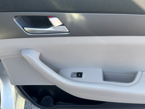 Used 2017 Hyundai Sonata SE image 38