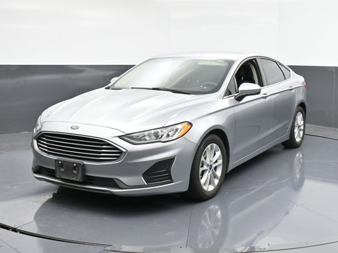 Used 2020 Ford Fusion SE image 4