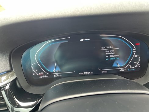 Used 2022 BMW 530e w/ Premium Package image 18
