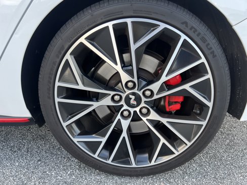 Used 2023 Hyundai Elantra N image 12