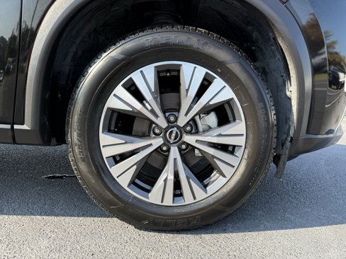 Used 2023 Nissan Rogue SV image 33