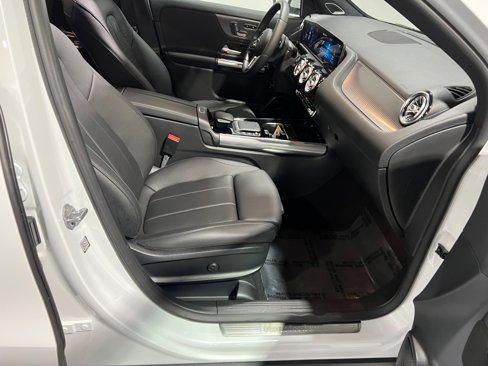 Used 2021 Mercedes-Benz GLA 250 4MATIC w/ Premium Package image 43